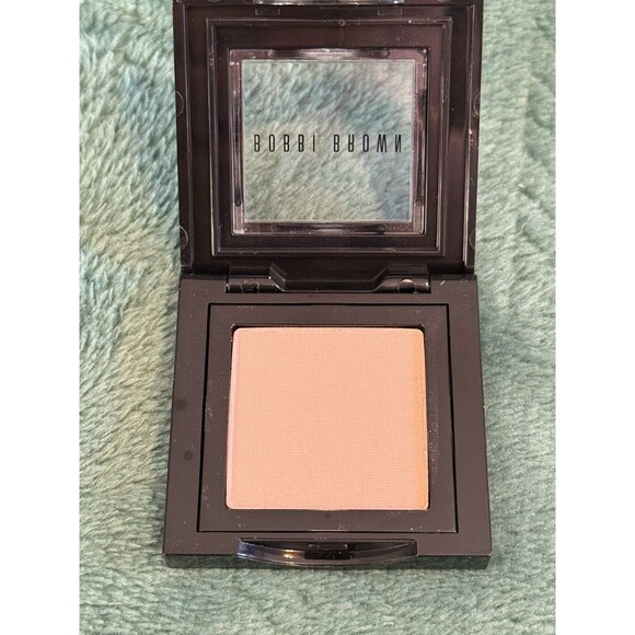 Bobbi Brown Eyeshadow Wheat #30 Never Used Without Box - Picture 3 of 5